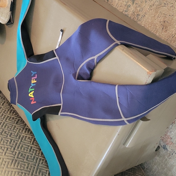 Natyfly wet suite boy or girl size M - Picture 2 of 3